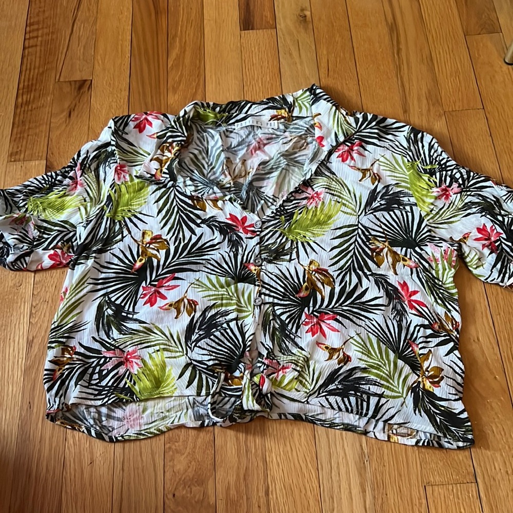 Floral Hawaiian crop top white lotus